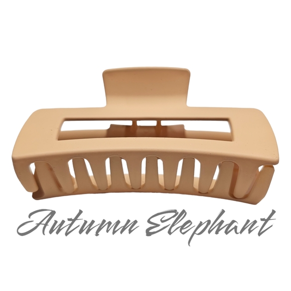 NWT Set of 4 Giant Hair Clips Nuetral Colors - Picture 4 of 7